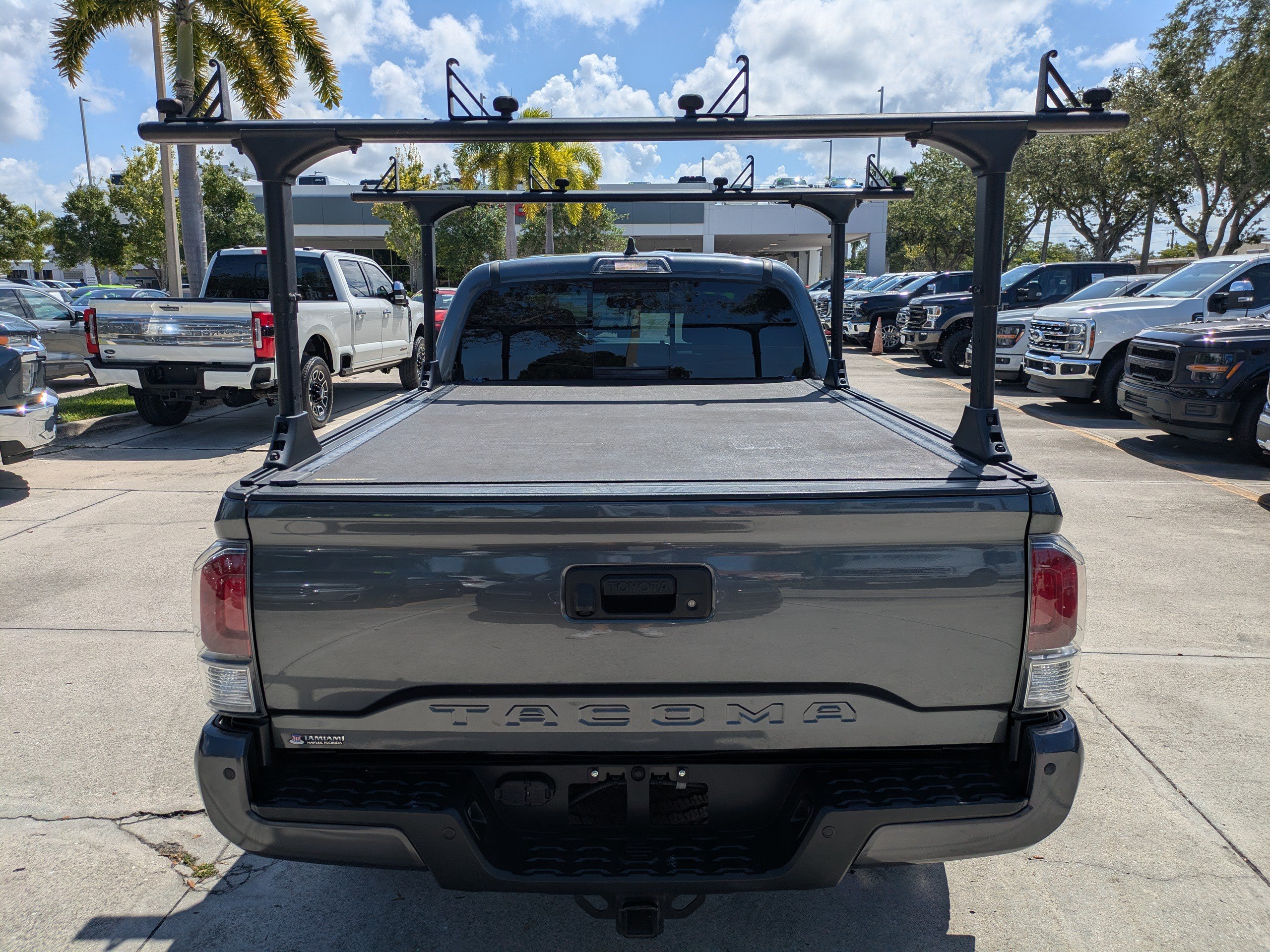 Used 2022 Toyota Tacoma TRD Off-Road w/ Technology Package AWD/4WD image 5