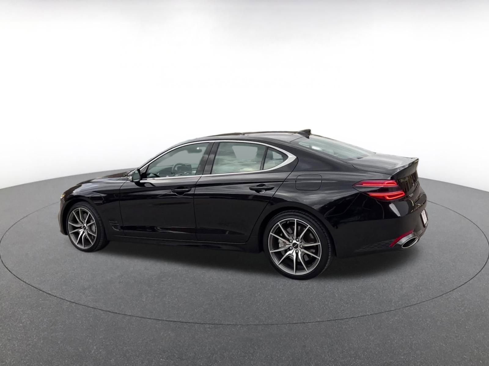 Used 2025 Genesis G70 2.5T image 10