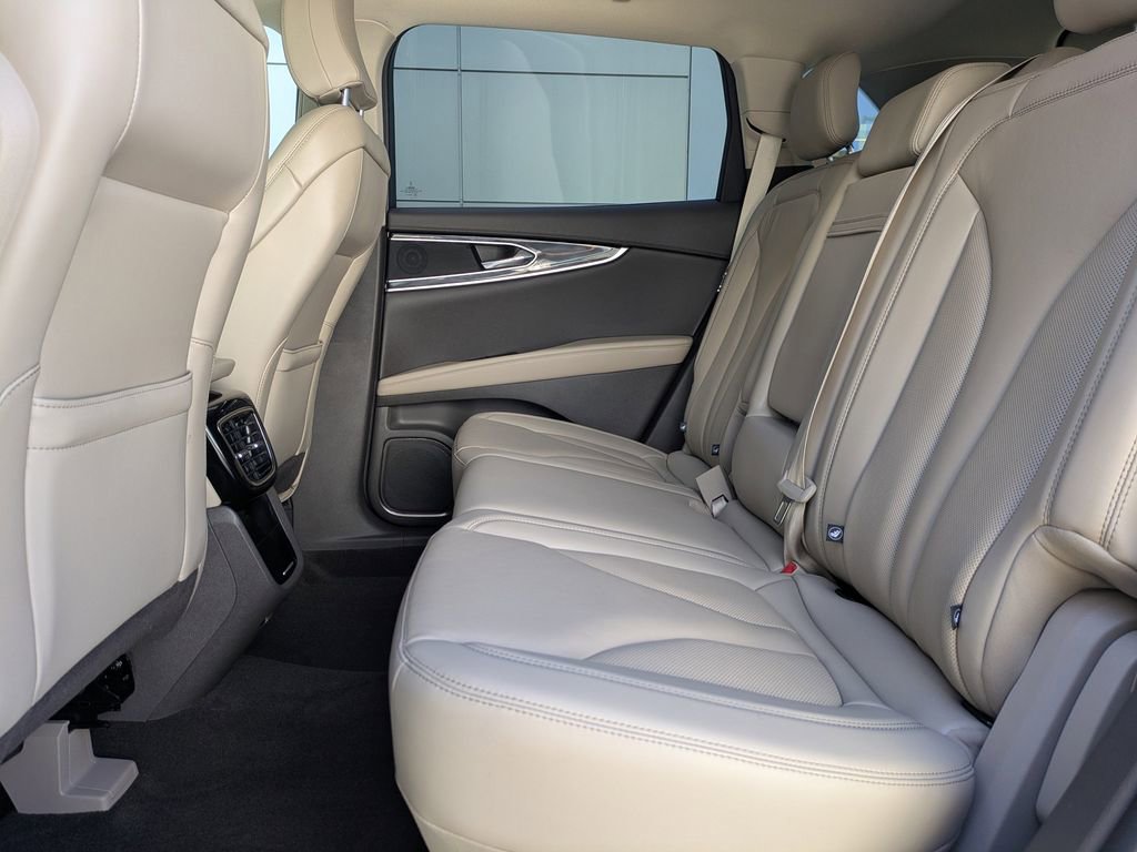 Used 2021 Lincoln Nautilus AWD w/ Equipment Group 101A image 16