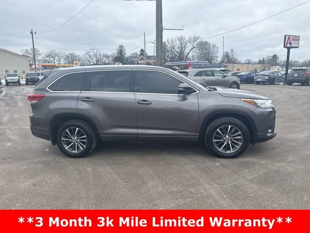 Used 2018 Toyota Highlander XLE image 2
