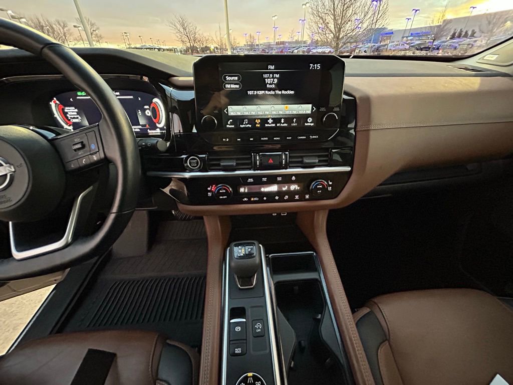 Used 2023 Nissan Pathfinder Platinum image 26