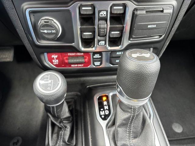 Used 2025 Jeep Wrangler Unlimited Rubicon AWD/4WD image 16