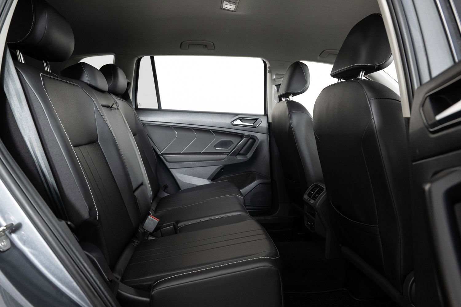 Used 2023 Volkswagen Tiguan SE image 23