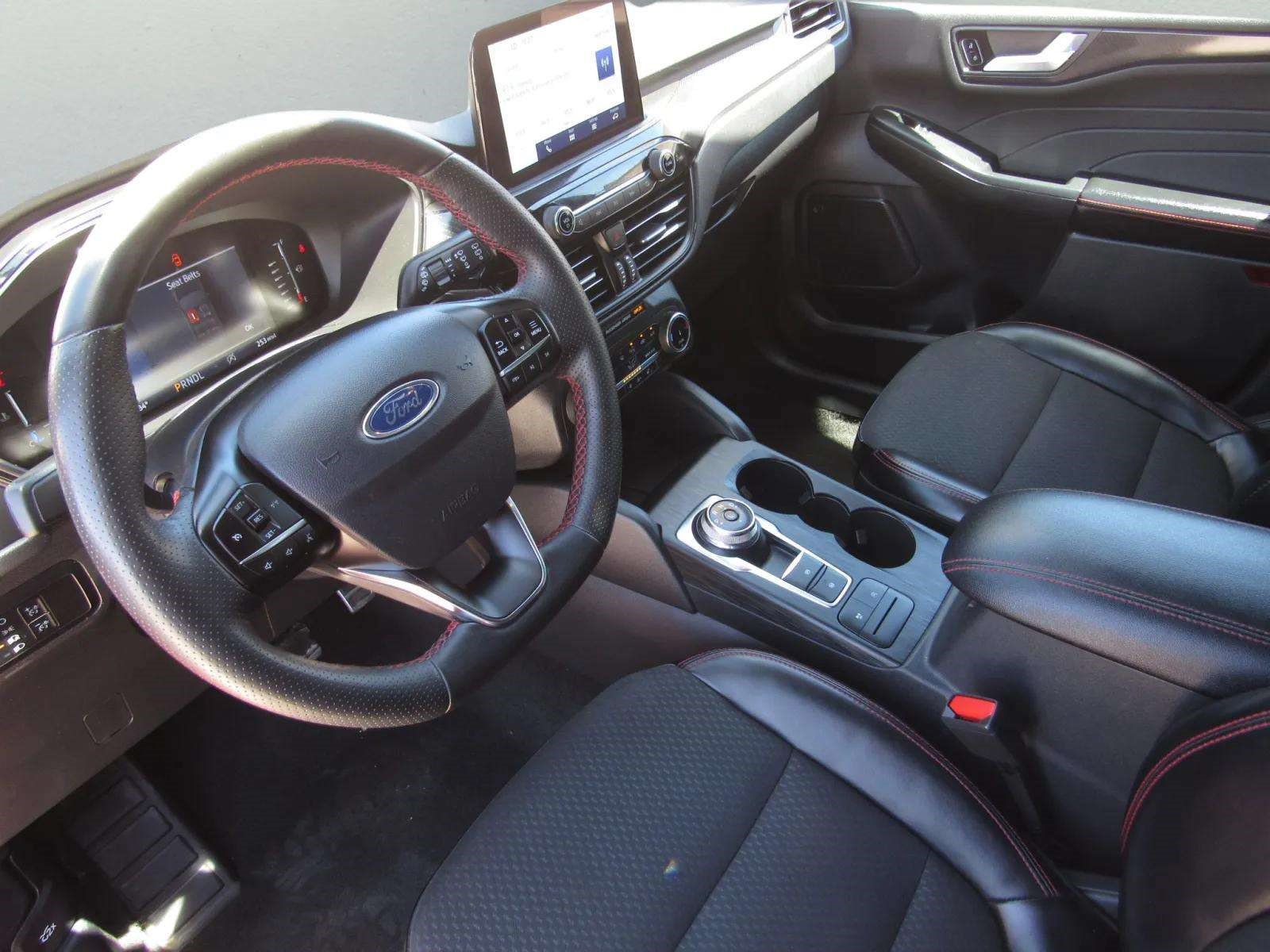 Used 2024 Ford Escape ST-Line AWD/4WD image 16