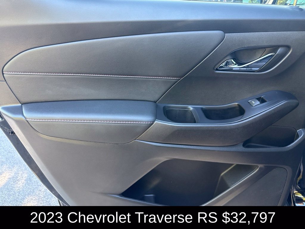 Used 2023 Chevrolet Traverse RS w/ LPO, Floor Liner Package AWD/4WD image 15