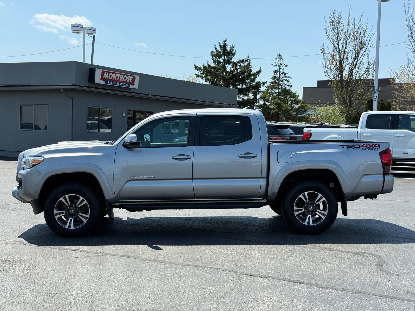 Used 2019 Toyota Tacoma TRD Sport AWD/4WD image 6