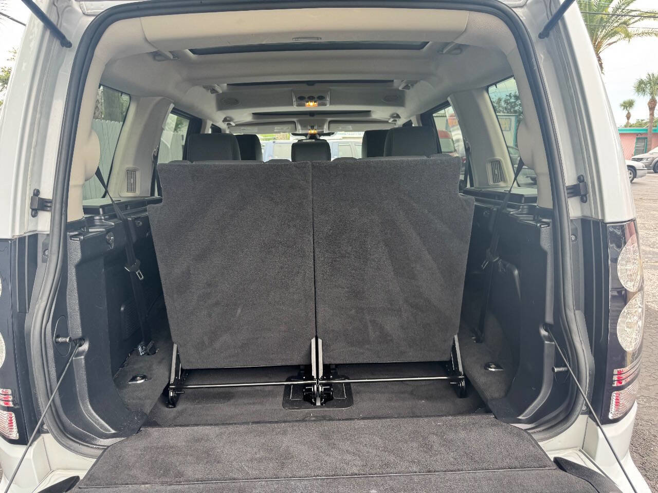 Used 2016 Land Rover LR4 HSE LUX image 13