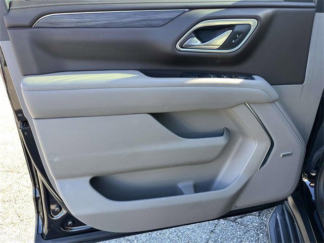 Used 2021 GMC Yukon SLT w/ Rear Media and Nav Package image 18