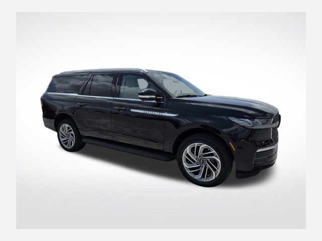 New 2026 Lincoln Navigator L Premier AWD/4WD image 1