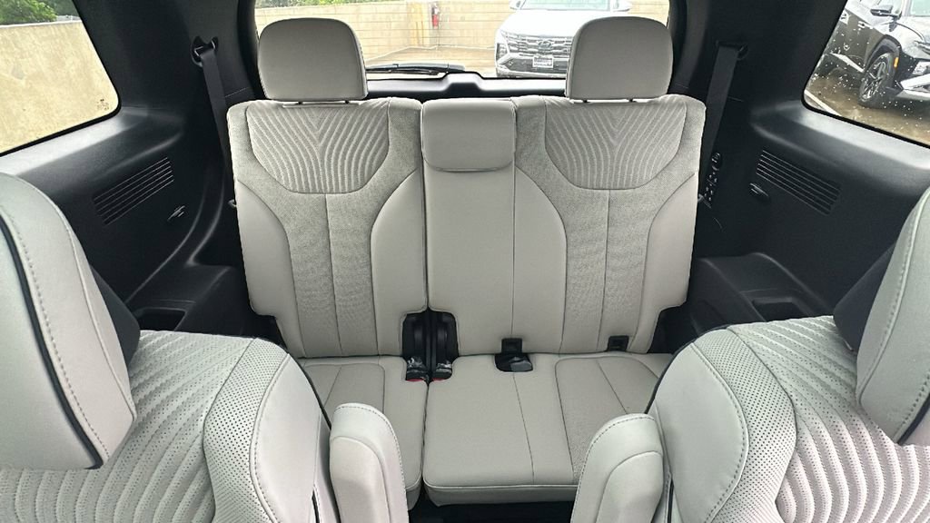 Used 2024 Hyundai Palisade Calligraphy FWD image 34