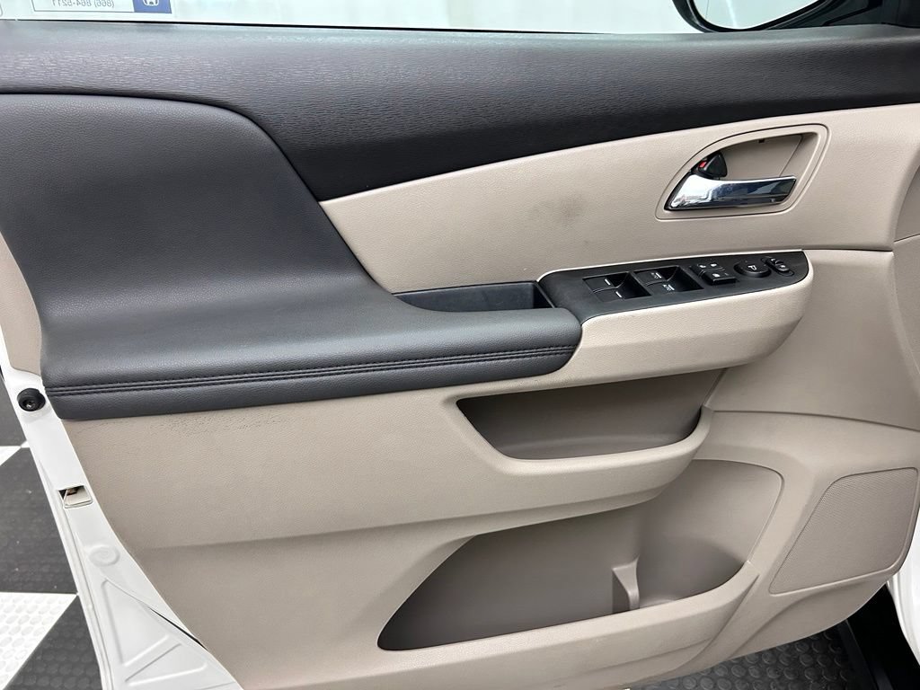 Used 2016 Honda Odyssey SE image 10