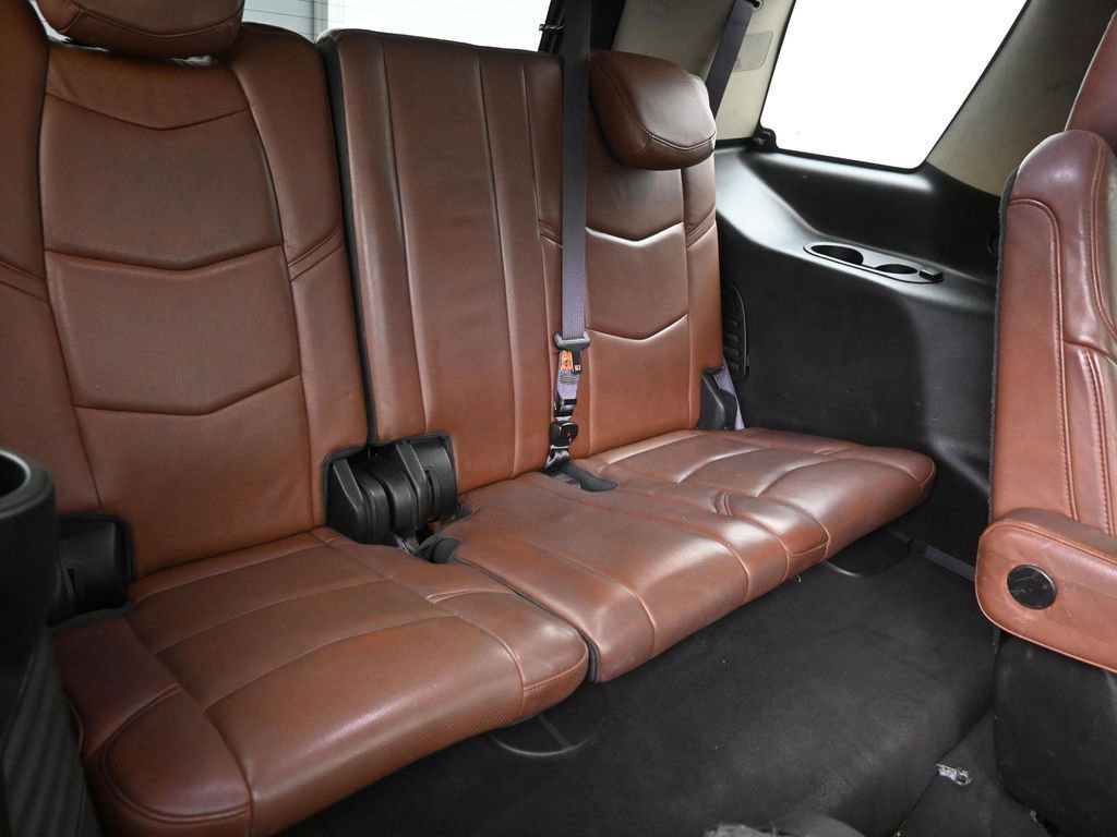 Used 2017 Cadillac Escalade Premium Luxury image 32