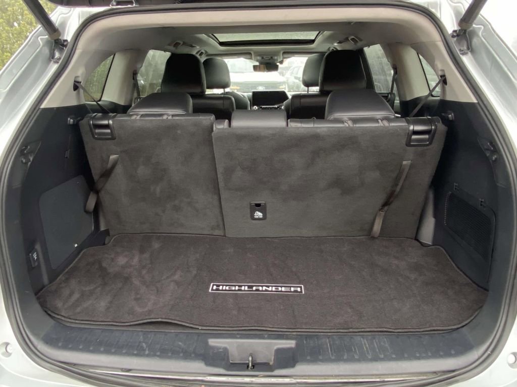 Used 2020 Toyota Highlander Platinum image 8