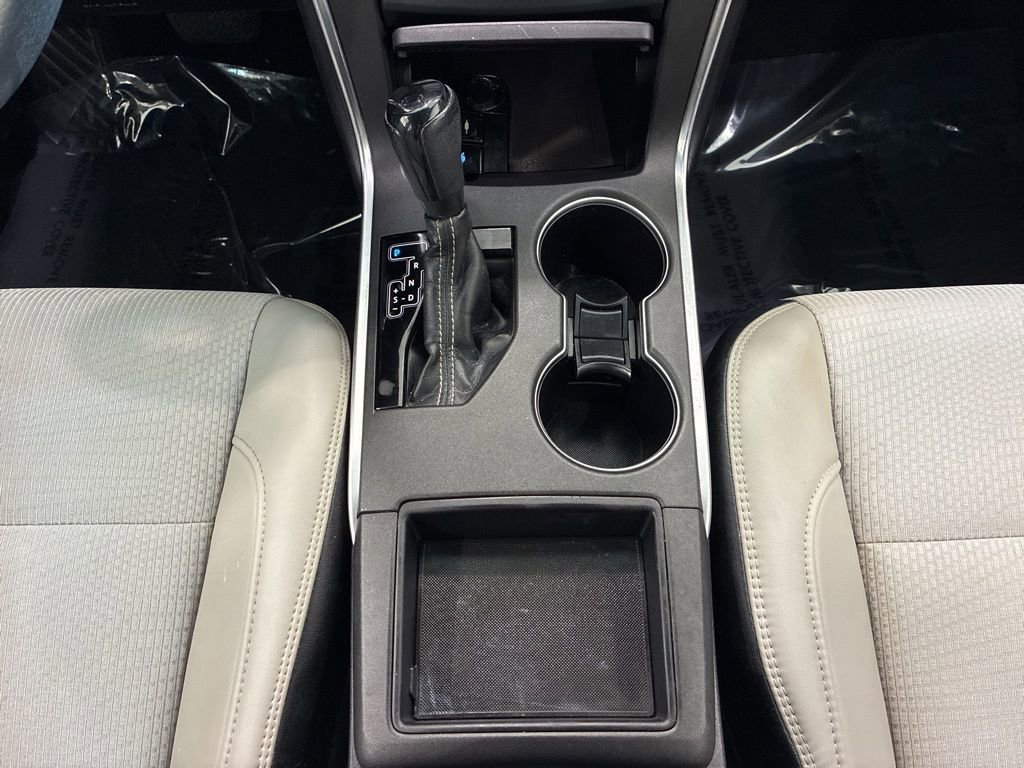 Used 2017 Toyota Camry SE w/ Moonroof Package image 28