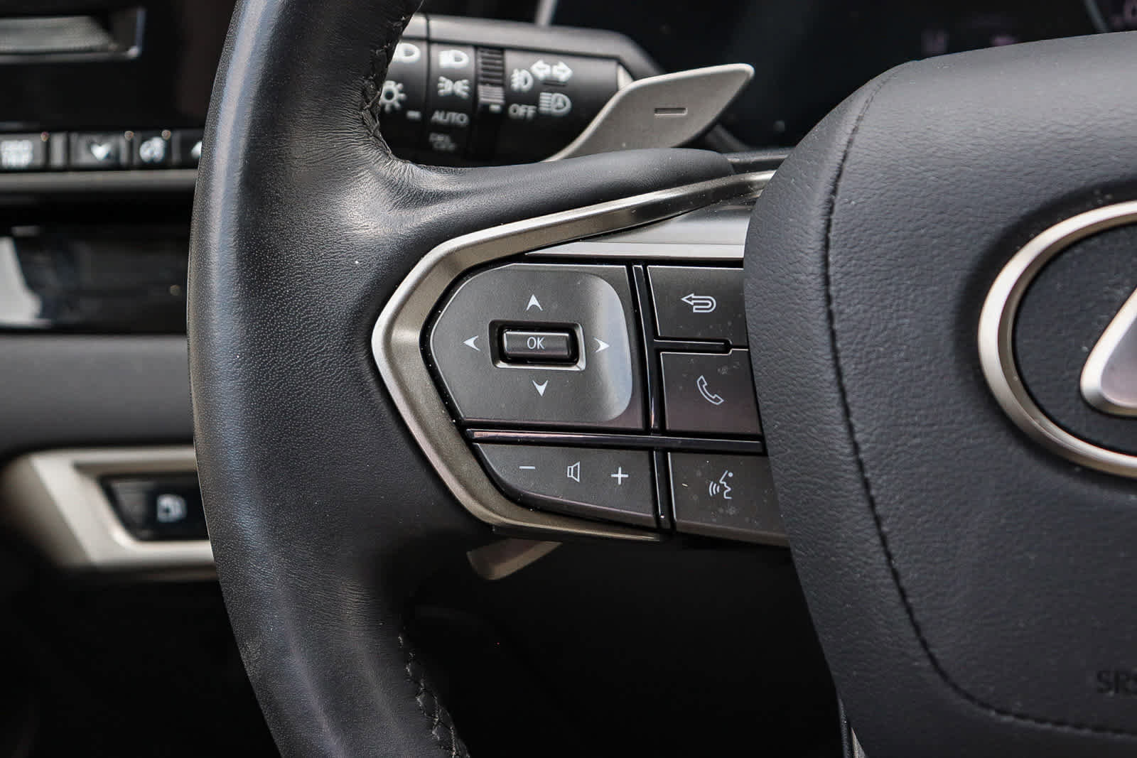 Used 2023 Lexus RX 350 FWD w/ Cold Area Package image 18