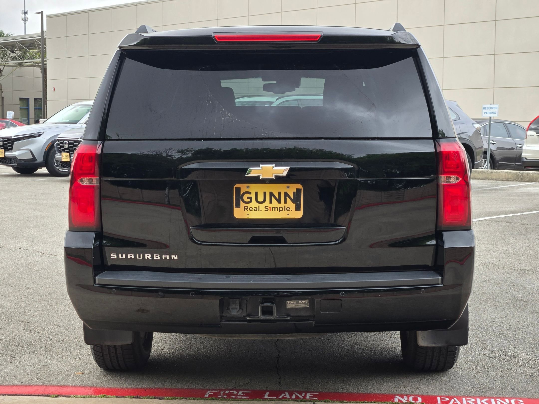 Used 2018 Chevrolet Suburban LT image 4