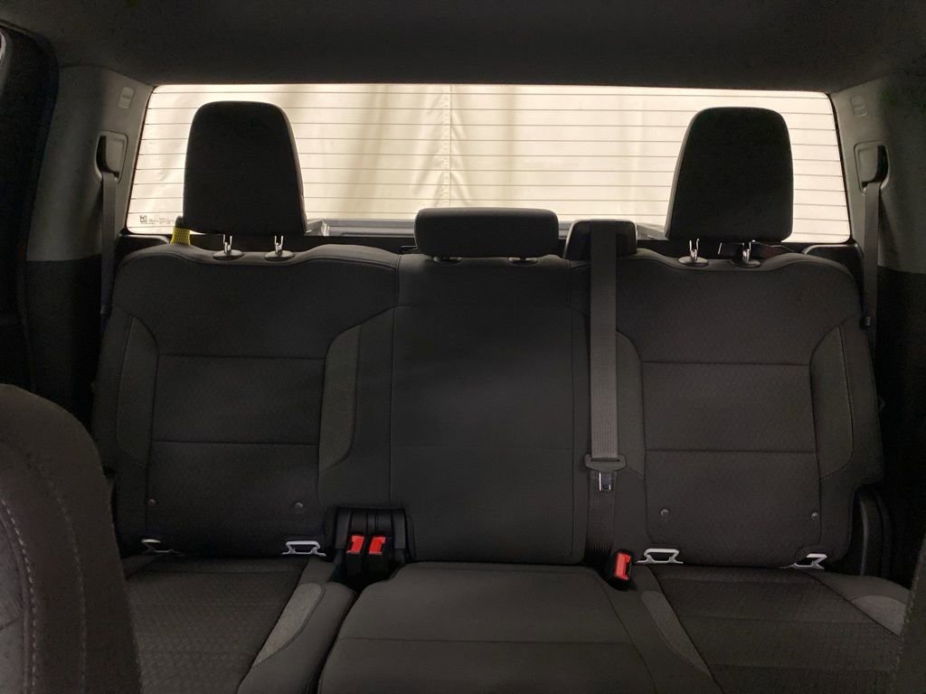 Used 2024 Chevrolet Silverado 2500 Custom w/ Custom Value Package image 17