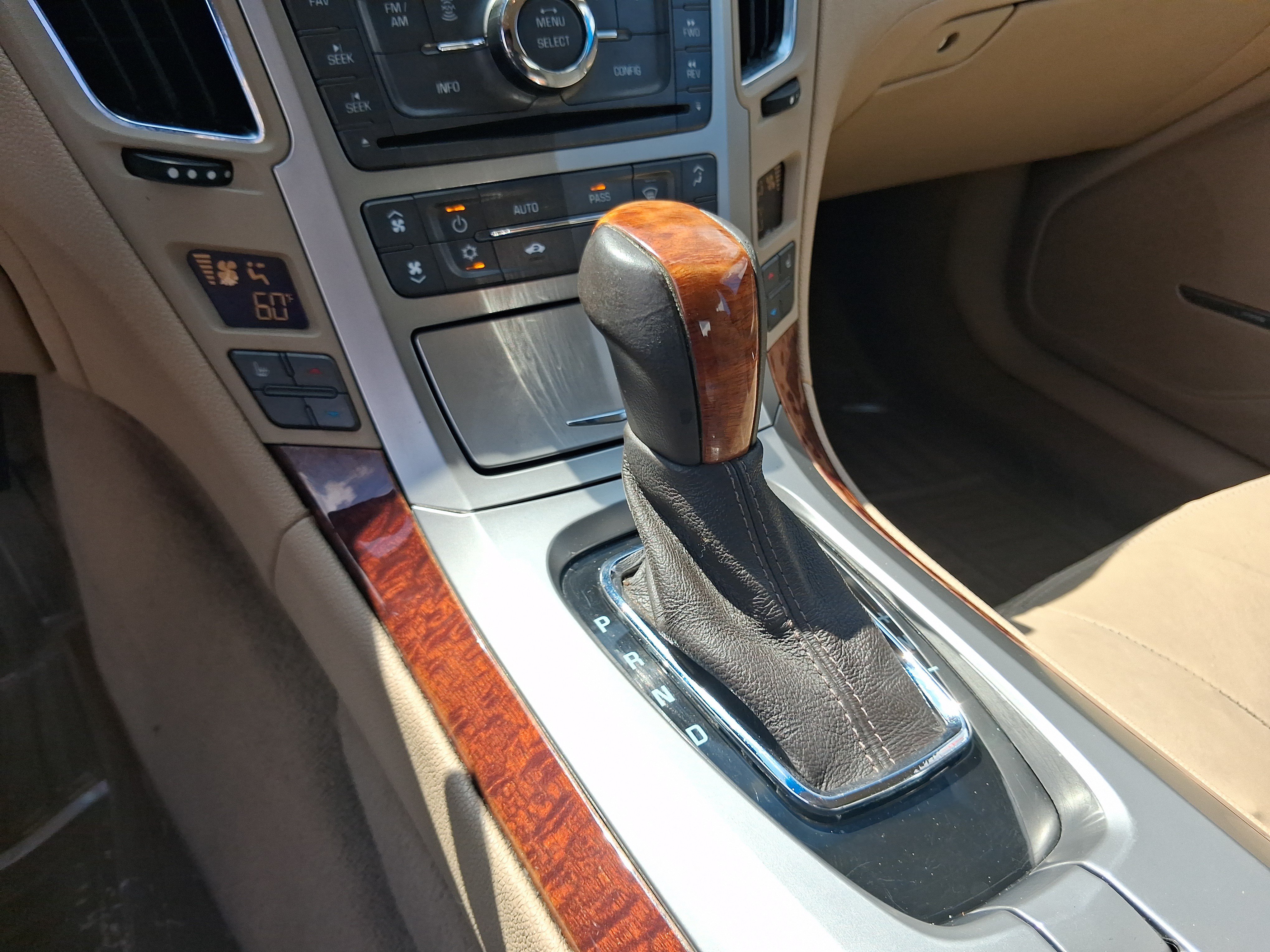 Used 2011 Cadillac CTS Luxury RWD image 18