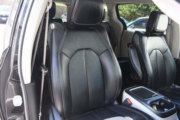 Used 2024 Chrysler Pacifica Limited FWD image 26