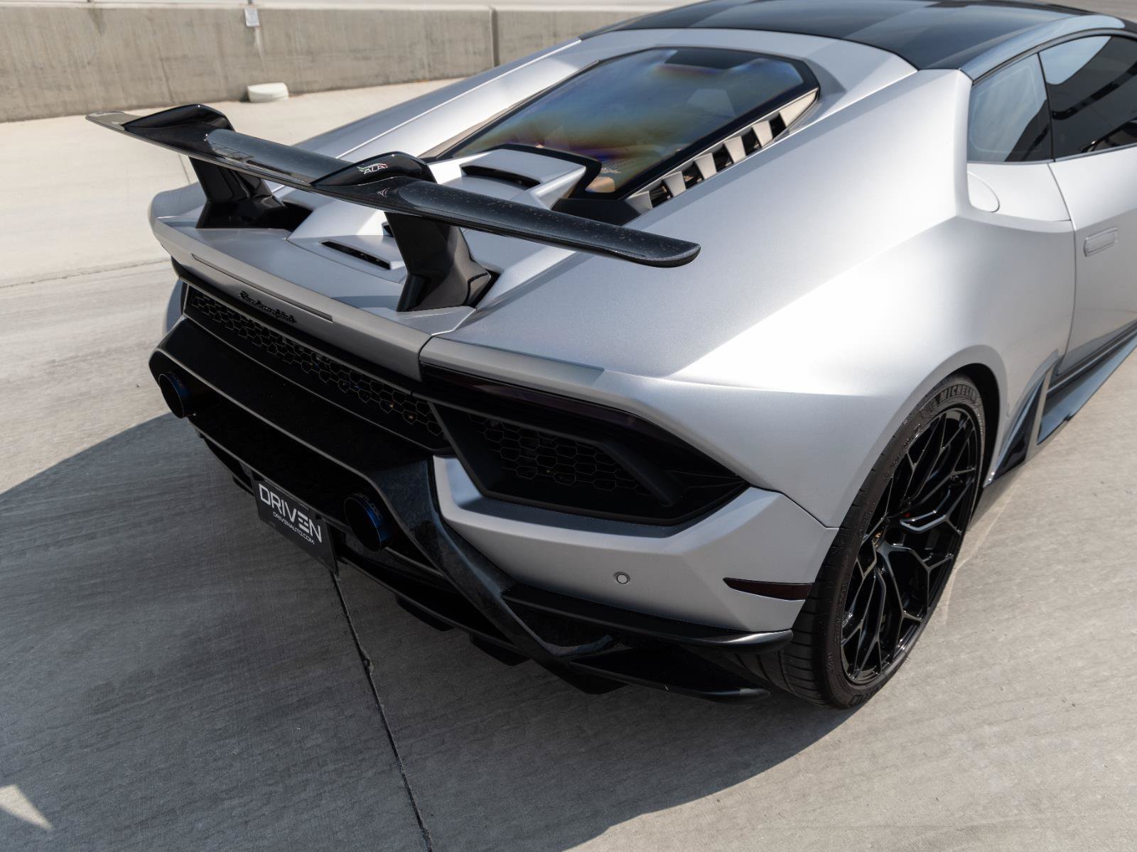 Used 2018 Lamborghini Huracan AWD/4WD image 14