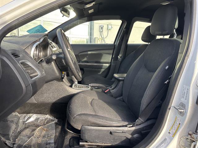 Used 2012 Dodge Avenger SE image 16