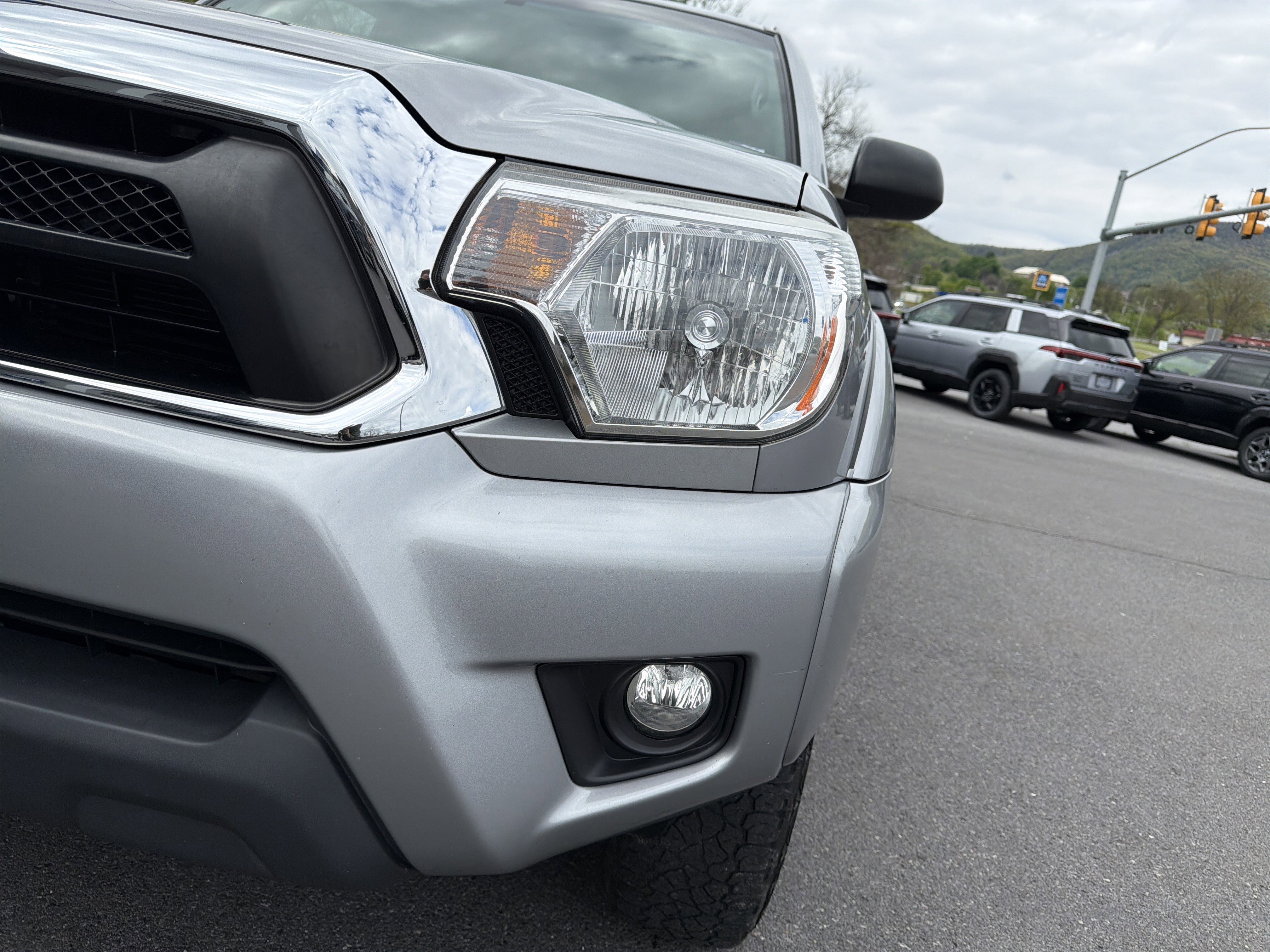 Used 2015 Toyota Tacoma 4x4 Double Cab w/ SR5 Package image 12
