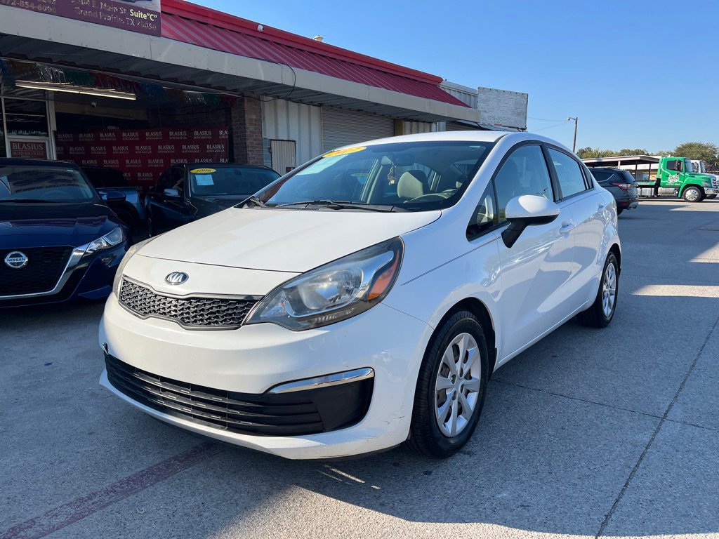 Used 2017 Kia Rio LX image 2