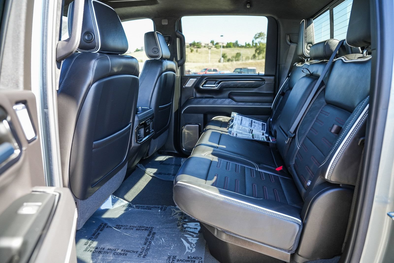 Used 2024 GMC Sierra 2500 AT4X AWD/4WD image 18