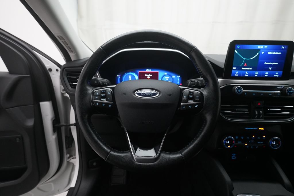 Used 2021 Ford Escape Titanium AWD/4WD image 4