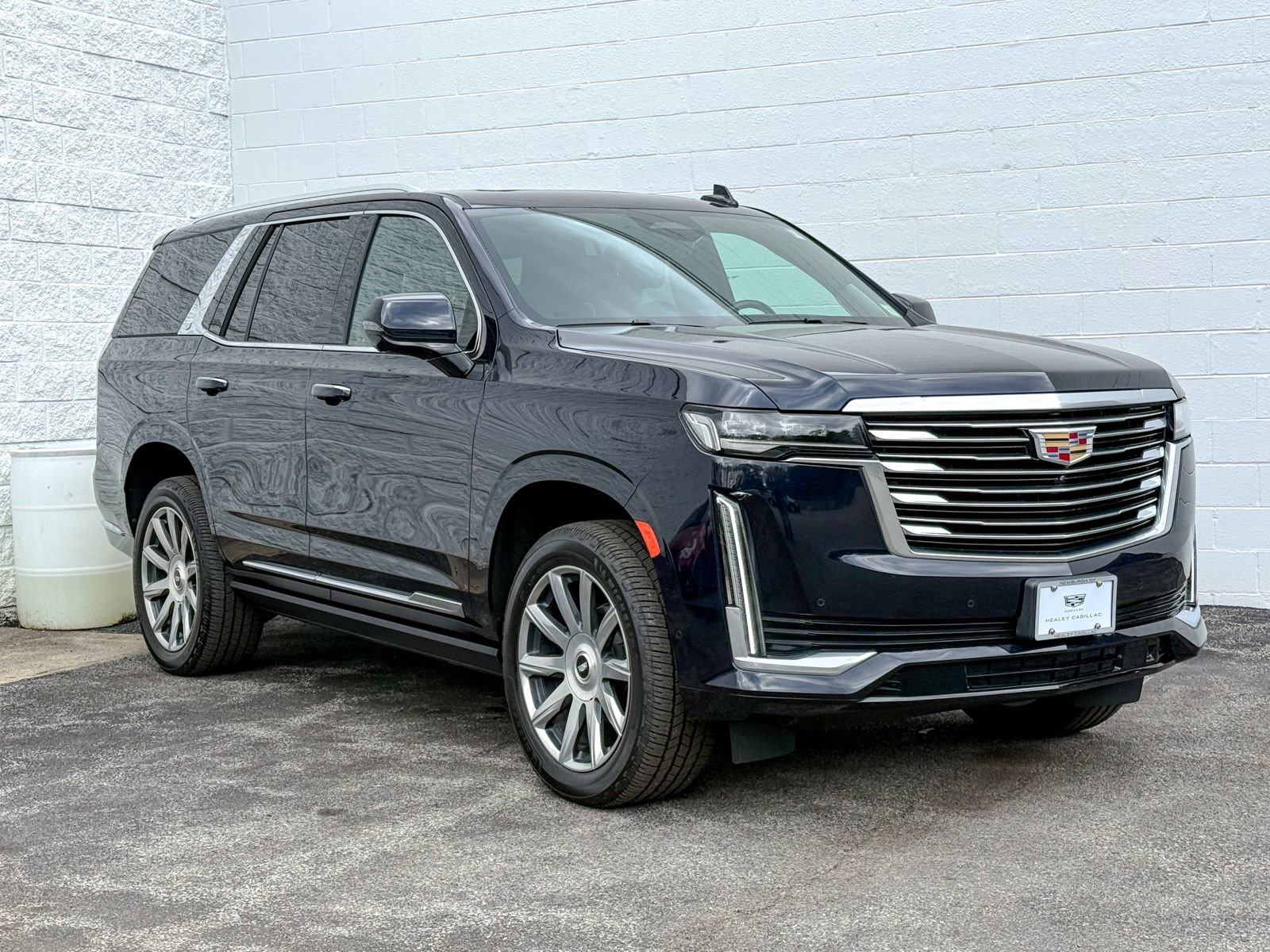 Certified 2022 Cadillac Escalade Premium Luxury Platinum w/ Heavy-Duty Trailer Package