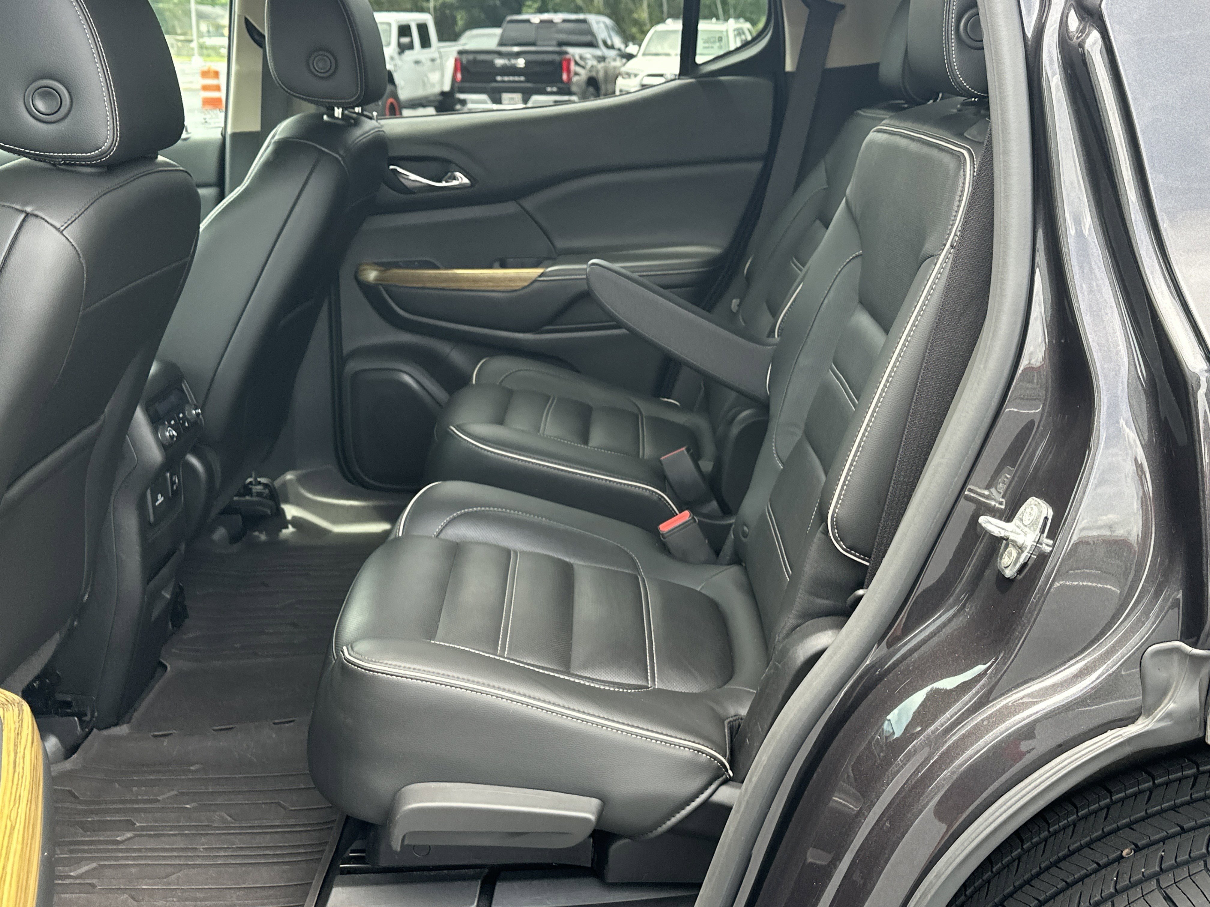 Used 2017 GMC Acadia Denali AWD/4WD image 16