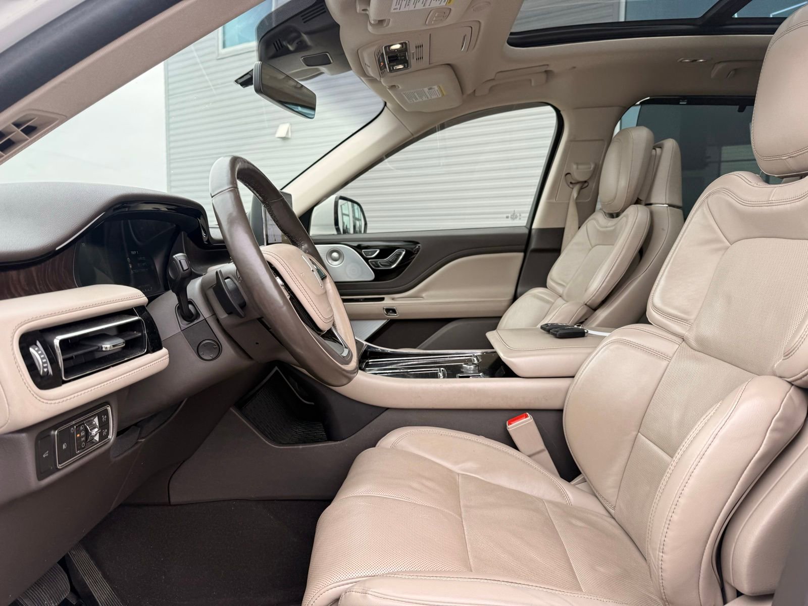 Used 2021 Lincoln Aviator Reserve w/ Equipment Group 210A image 18