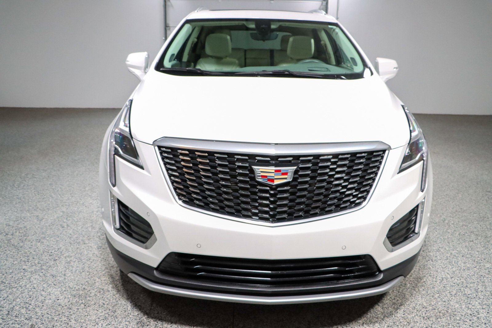 Used 2023 Cadillac XT5 Premium Luxury w/ Technology Package FWD image 4