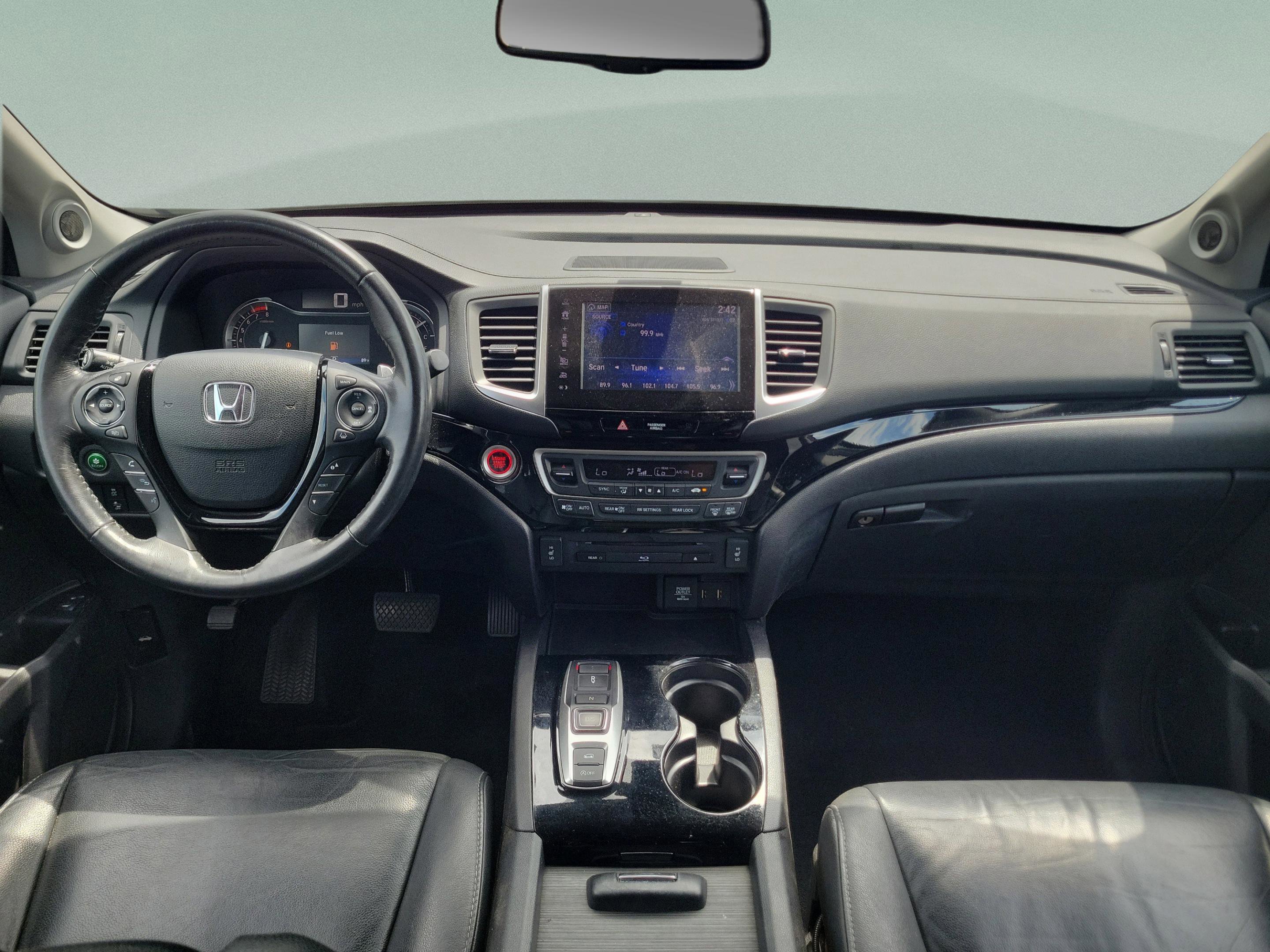 Used 2018 Honda Pilot Touring image 12