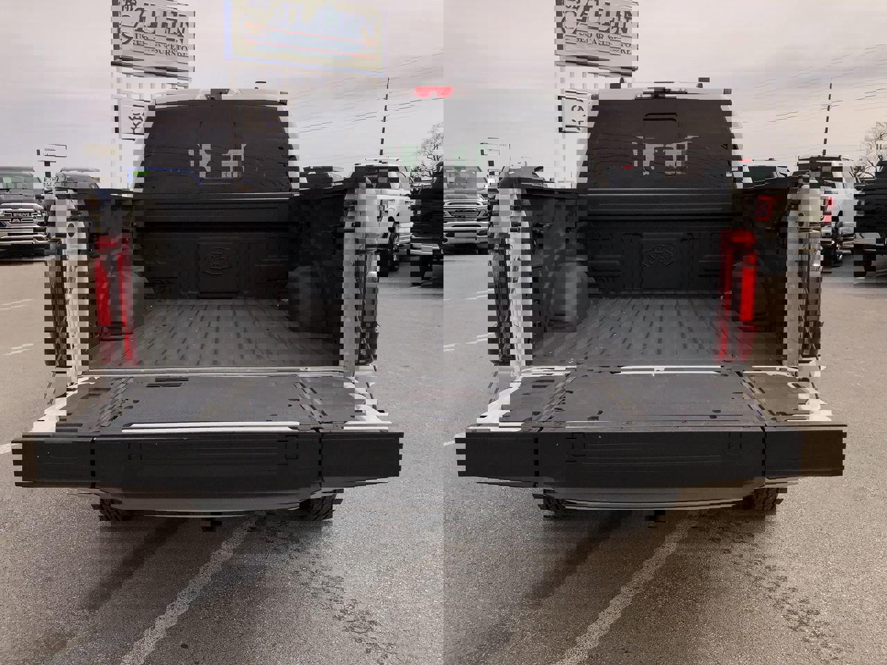 Used 2024 Ford F150 Platinum w/ FX4 Off-Road Package image 17