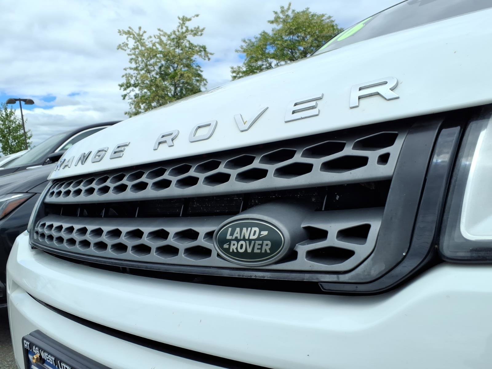 Used 2016 Land Rover Range Rover Evoque SE AWD/4WD image 19