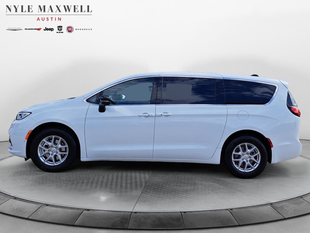 New 2026 Chrysler Pacifica Select FWD image 13