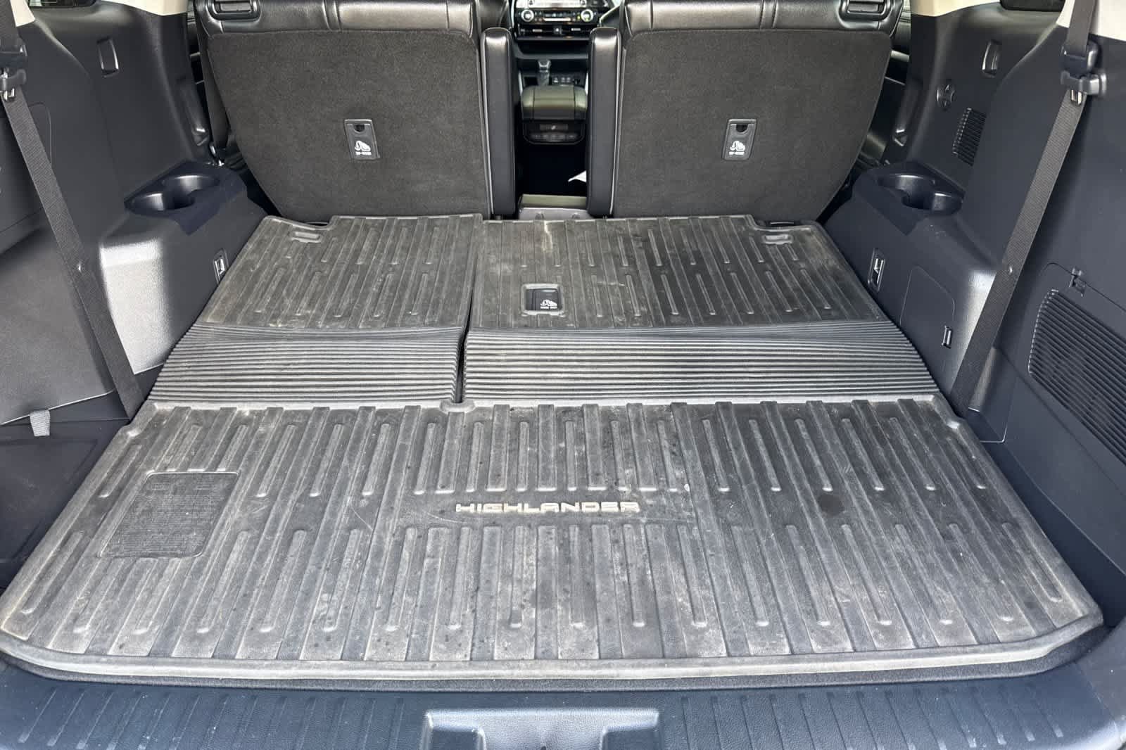 Used 2022 Toyota Highlander XLE AWD/4WD image 15