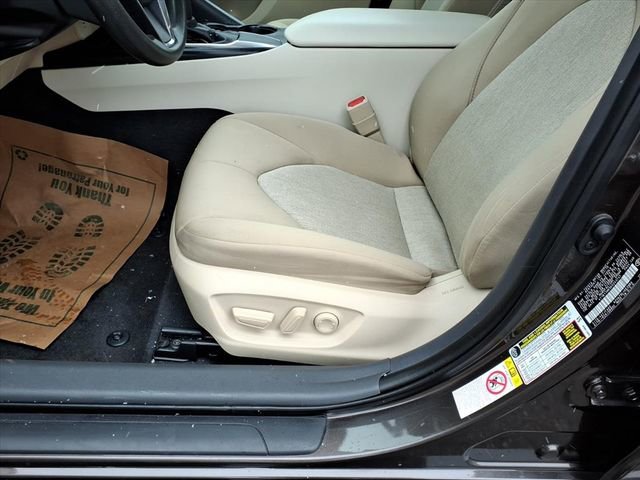 Used 2019 Toyota Camry LE image 18