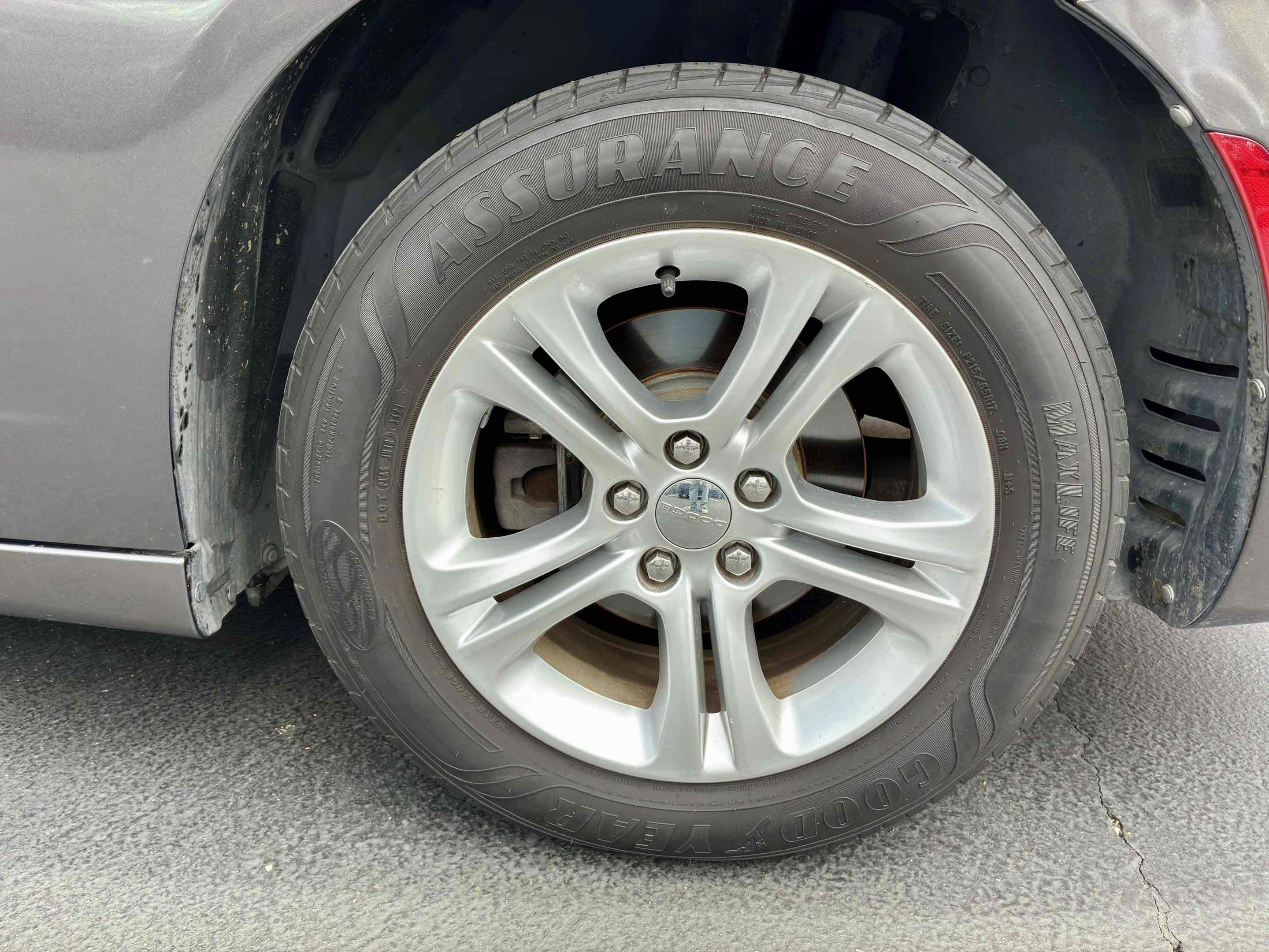 Used 2015 Dodge Charger SE RWD image 14