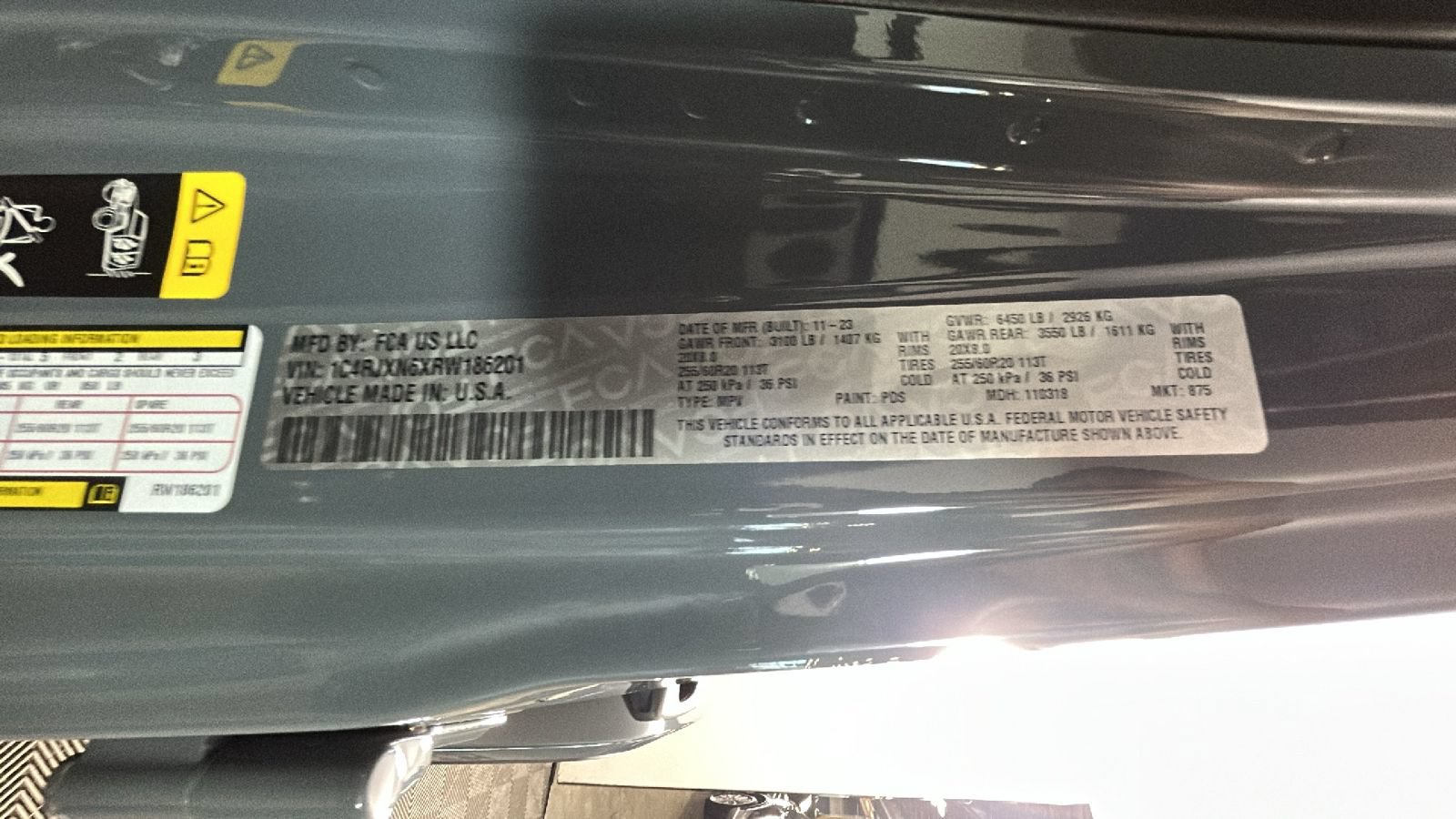 Used 2024 Jeep Wrangler Unlimited w/ Convenience Group AWD/4WD image 12