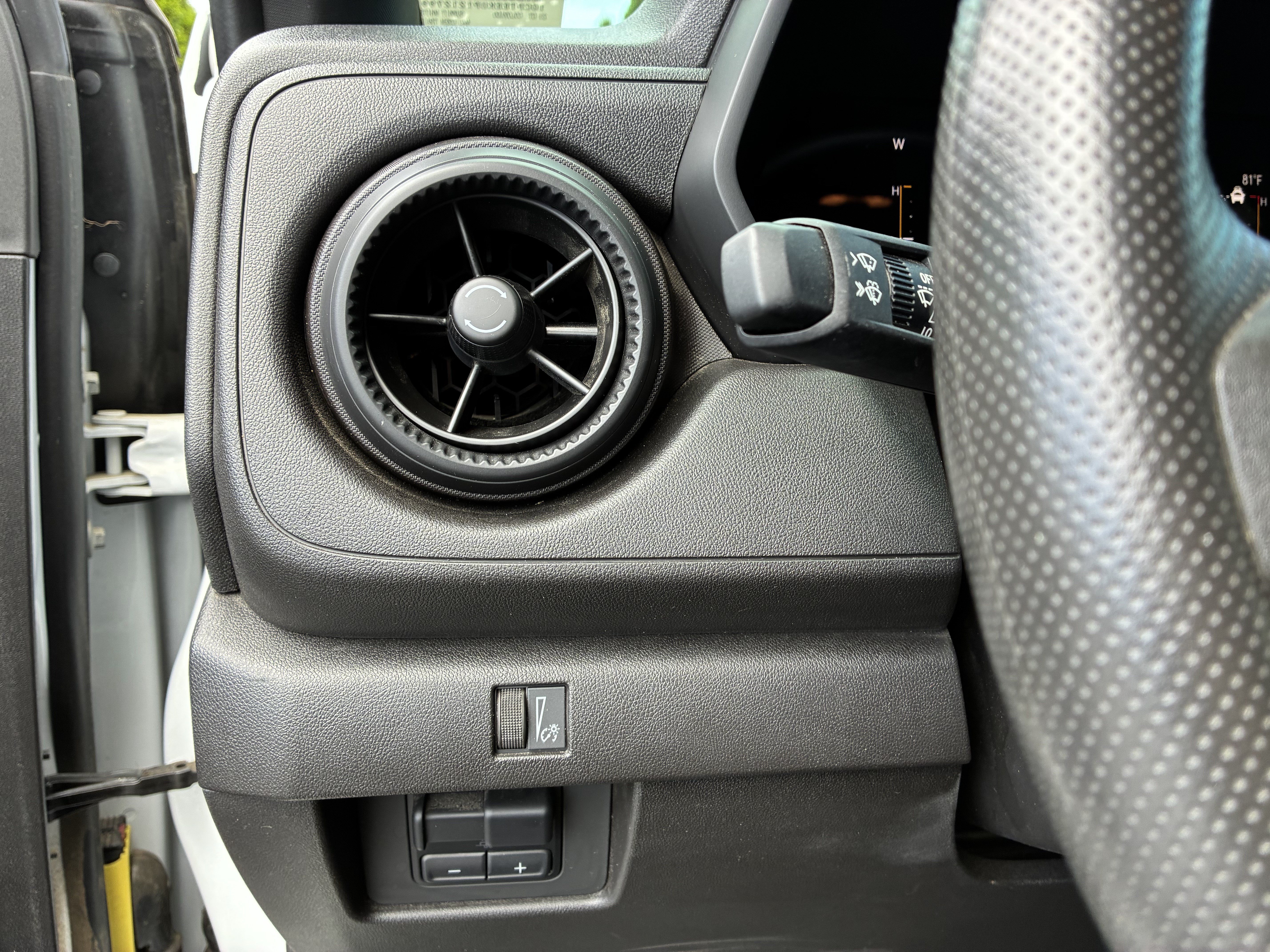 Used 2023 Chevrolet Colorado Trail Boss w/ Technology Package AWD/4WD image 25