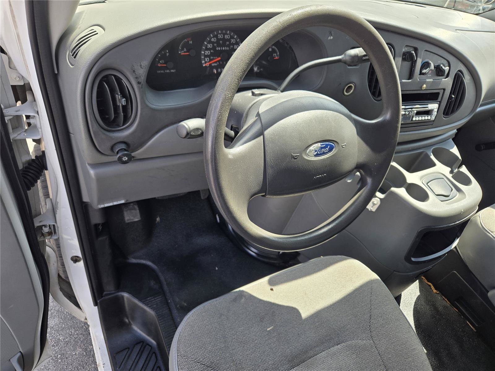 Used 2003 Ford E-350 and Econoline 350 Super Duty RWD image 26