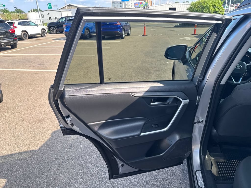 Used 2020 Toyota RAV4 XLE w/ Convenience Package AWD/4WD image 37