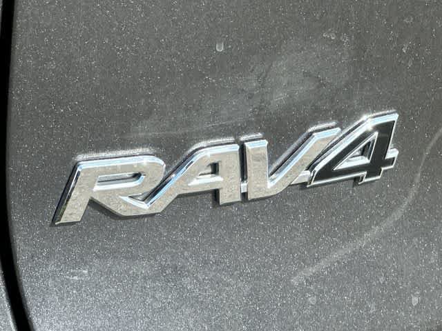 Used 2024 Toyota RAV4 XLE AWD/4WD image 27