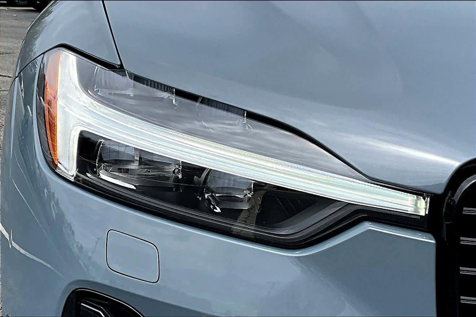 Used 2024 Volvo XC60 B5 Plus w/ Climate Package image 27