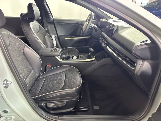 Used 2025 Kia K4 GT-Line w/ GT-Line Sunroof Package image 28