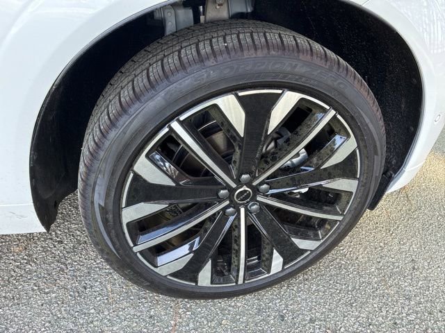New 2026 Volvo XC60 B5 Ultra w/ Protection Package Premier AWD/4WD image 17