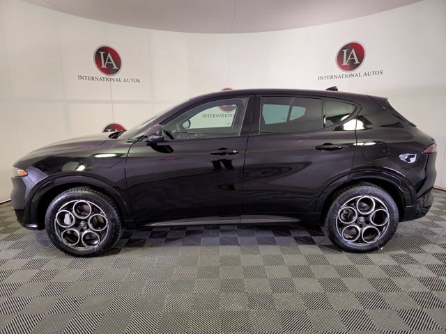 Used 2025 Alfa Romeo Tonale w/ Premium Package AWD/4WD image 5