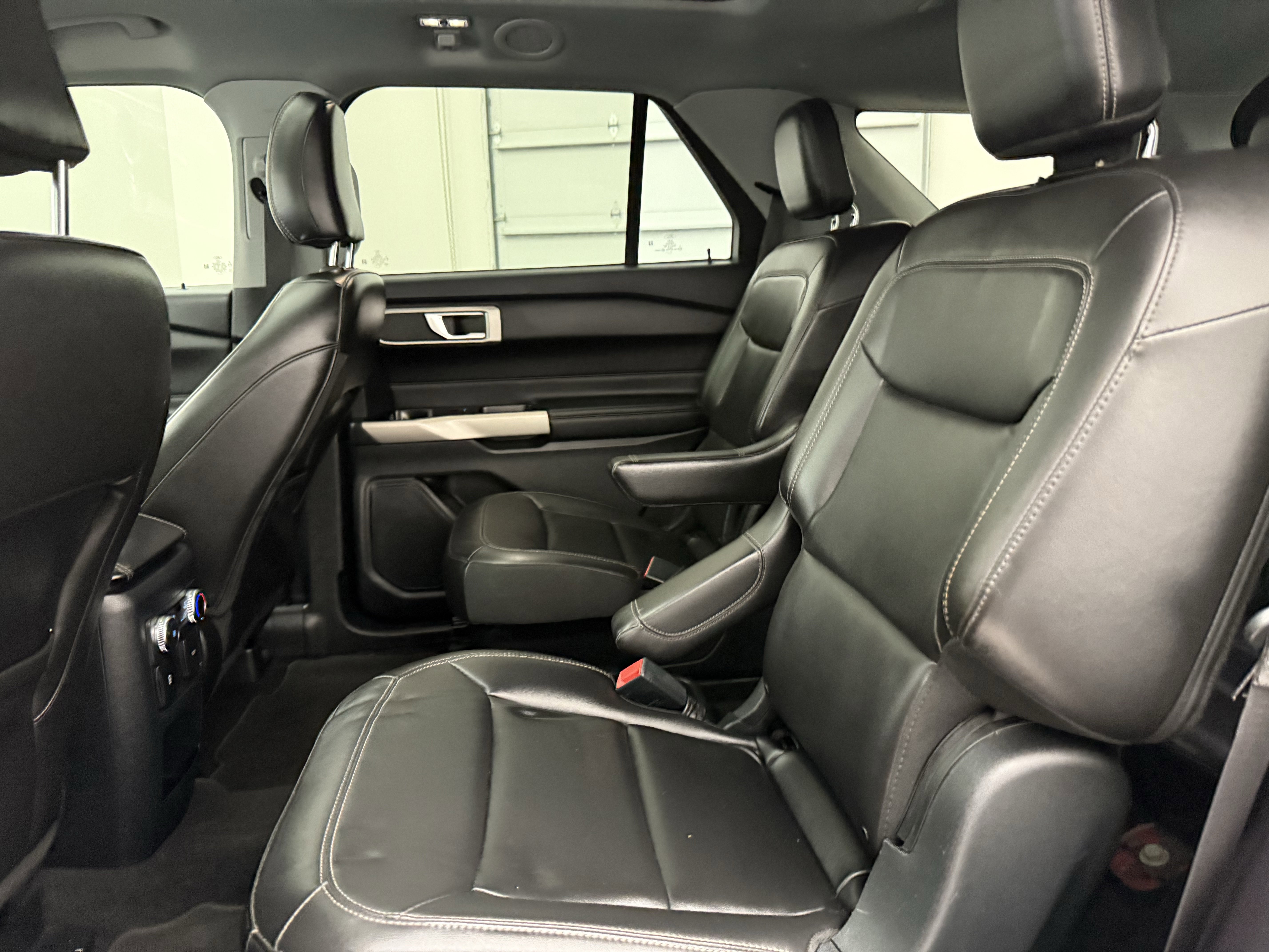 Used 2021 Ford Explorer XLT w/ Equipment Group 202A image 24